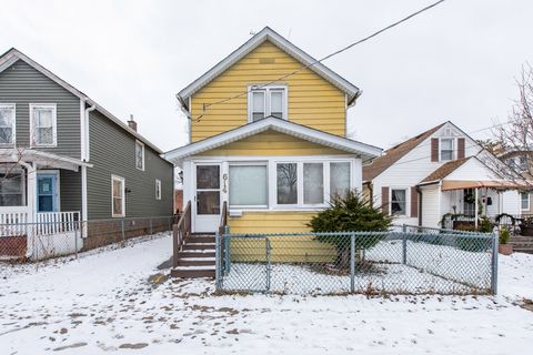 Photo of 614 Walnut Street, Waukegan, IL 60085 (MLS # 12539697)