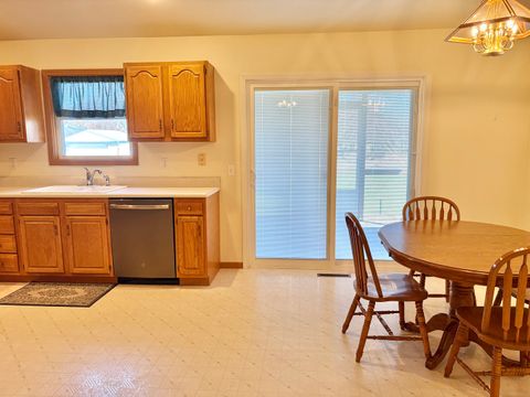 Tiny photo for 2100 Fox Chase Drive, Ottawa, IL 61350 (MLS # 12598340)