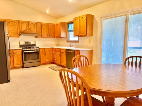 Tiny photo for 2100 Fox Chase Drive, Ottawa, IL 61350 (MLS # 12598340)