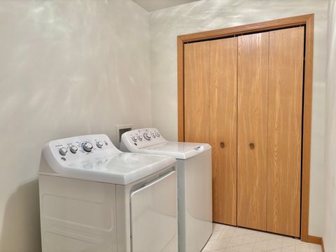 Tiny photo for 2100 Fox Chase Drive, Ottawa, IL 61350 (MLS # 12598340)