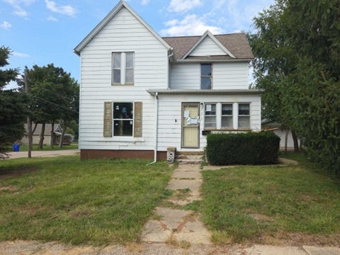 Photo of 220 W 8th Street, Kewanee, IL 61443 (MLS # 12763004)