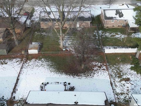 Tiny photo for 1603 Gary Grove Grv, Quincy, IL 62305 (MLS # QC4269966)