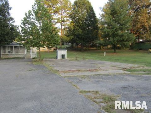 Tiny photo for 731 Bohn Street, Rosiclare, IL 62982 (MLS # EB459989)