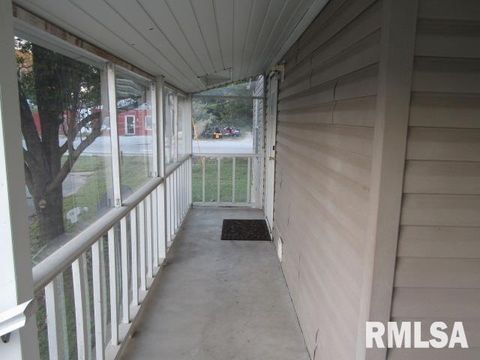 Tiny photo for 731 Bohn Street, Rosiclare, IL 62982 (MLS # EB459989)
