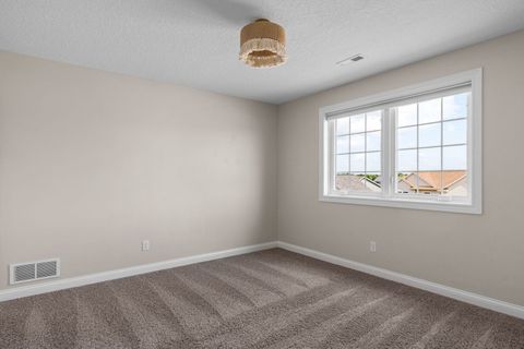 Tiny photo for 4367 55th Avenue, Bettendorf, IA 52722 (MLS # 12709780)