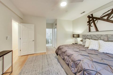 Tiny photo for 1735 W Catalpa Avenue #2N, Chicago, IL 60640 (MLS # 12462583)
