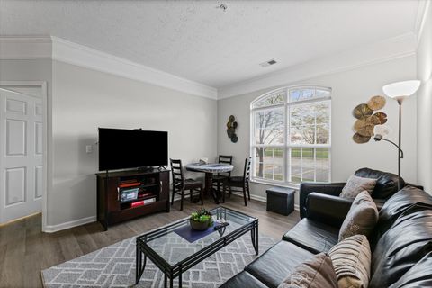 Tiny photo for 1901 N Lincoln Avenue #105, Urbana, IL 61801 (MLS # 12607124)