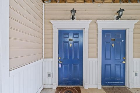 Tiny photo for 1901 N Lincoln Avenue #105, Urbana, IL 61801 (MLS # 12607124)