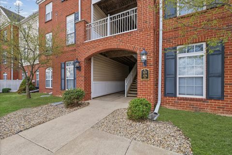 Tiny photo for 1901 N Lincoln Avenue #105, Urbana, IL 61801 (MLS # 12607124)