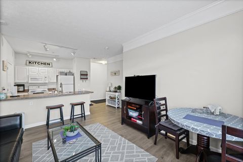 Tiny photo for 1901 N Lincoln Avenue #105, Urbana, IL 61801 (MLS # 12607124)