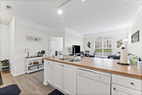 Tiny photo for 1901 N Lincoln Avenue #105, Urbana, IL 61801 (MLS # 12607124)