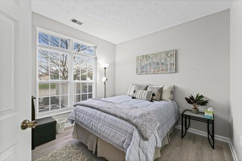 Tiny photo for 1901 N Lincoln Avenue #105, Urbana, IL 61801 (MLS # 12607124)