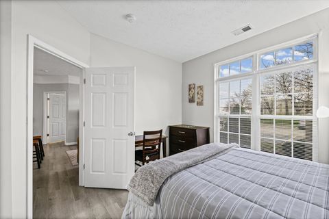 Tiny photo for 1901 N Lincoln Avenue #105, Urbana, IL 61801 (MLS # 12607124)
