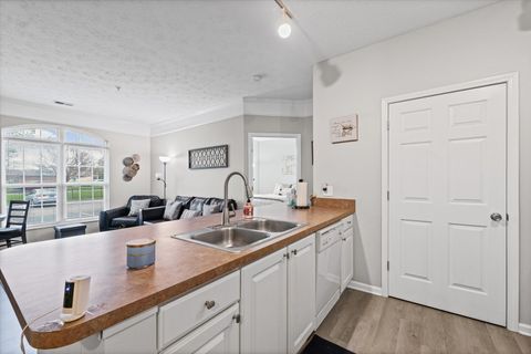 Tiny photo for 1901 N Lincoln Avenue #105, Urbana, IL 61801 (MLS # 12607124)