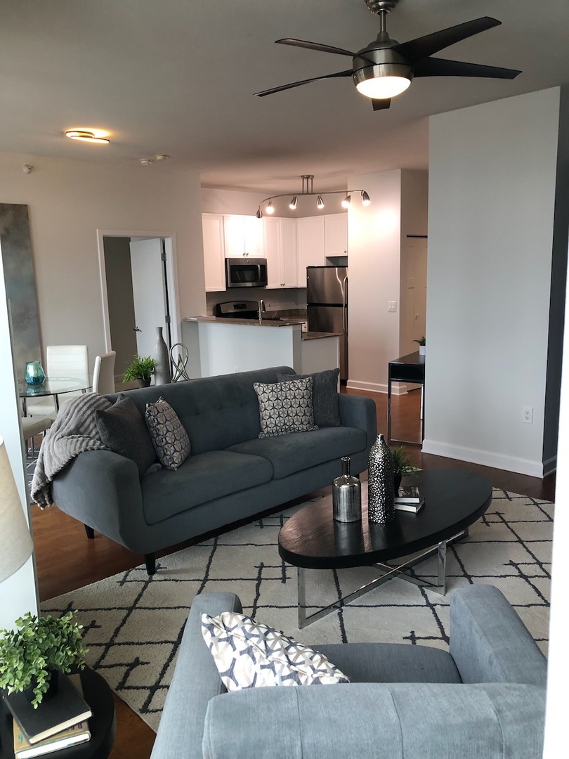 233 E 13th Street 2210