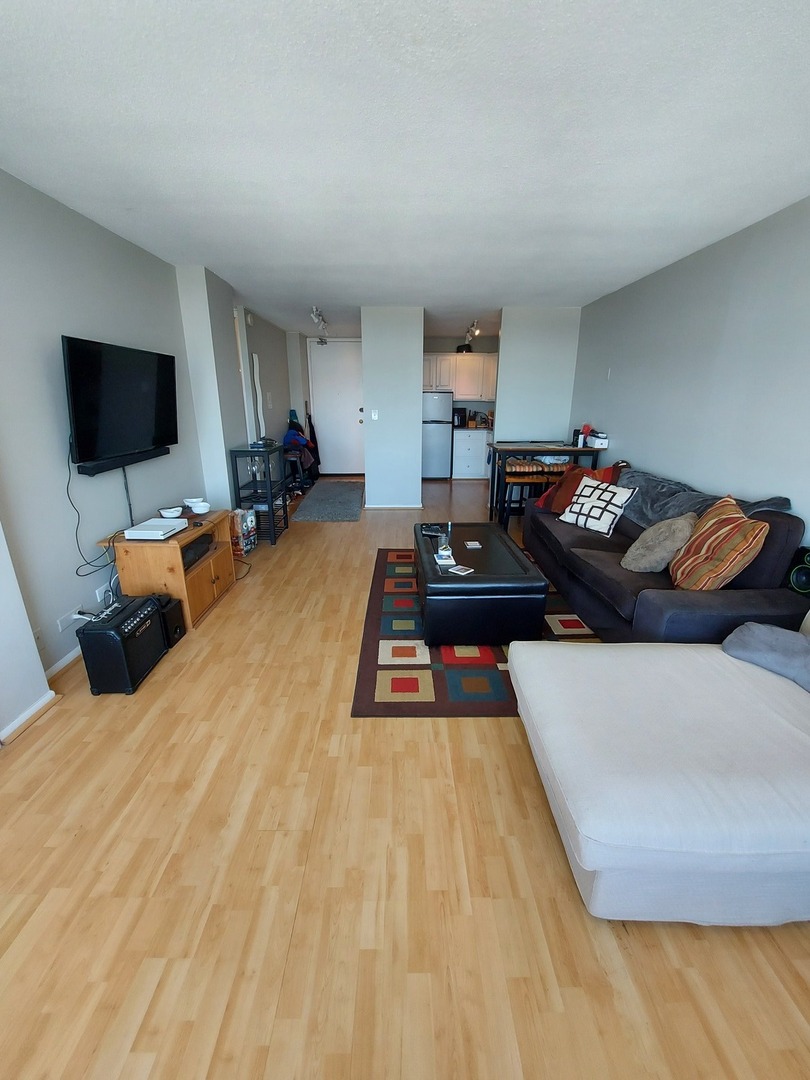 2728 N Hampden Court 1702