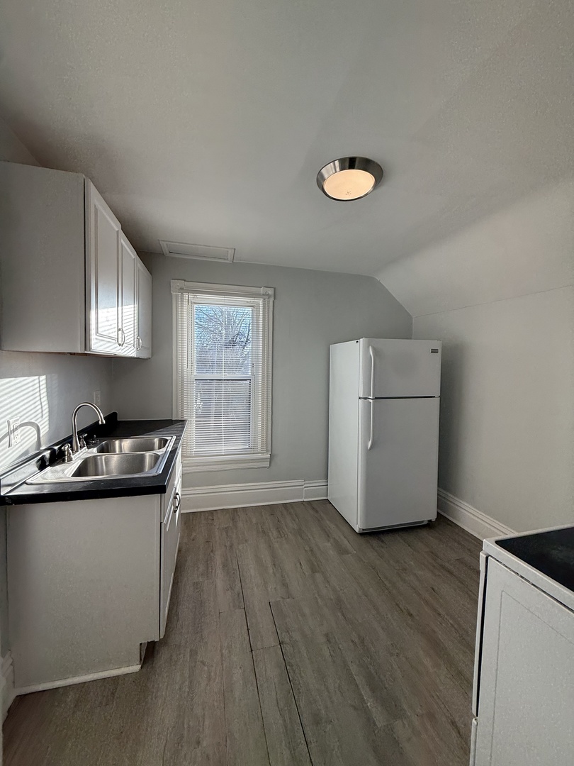 111 Center Avenue Upper