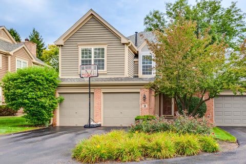 Photo of 9 Ashford Court, Lincolnshire, IL 60069 (MLS # 12748279)