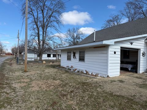 Tiny photo for 1421 W Maple Street, Herrin, IL 62948 (MLS # 12575567)