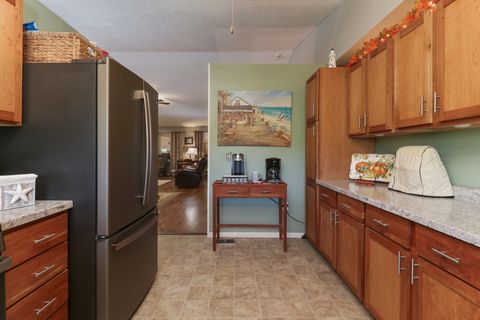 Tiny photo for 1409 Butchers Lane, Bloomington, IL 61701 (MLS # 12496052)