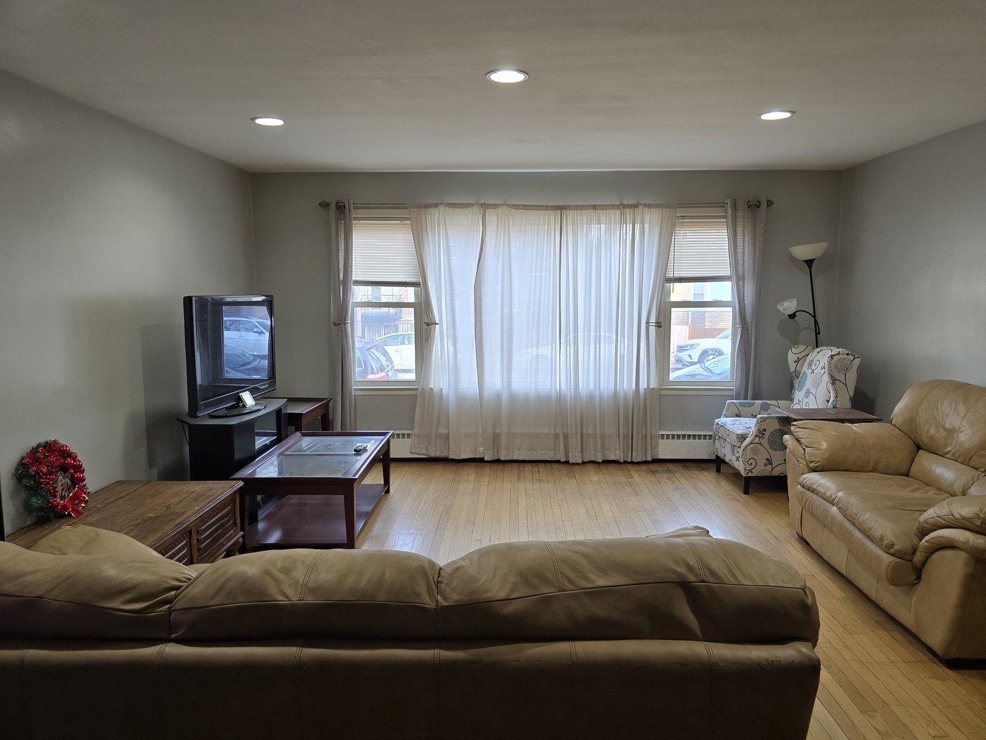 6540 N Sacramento Avenue