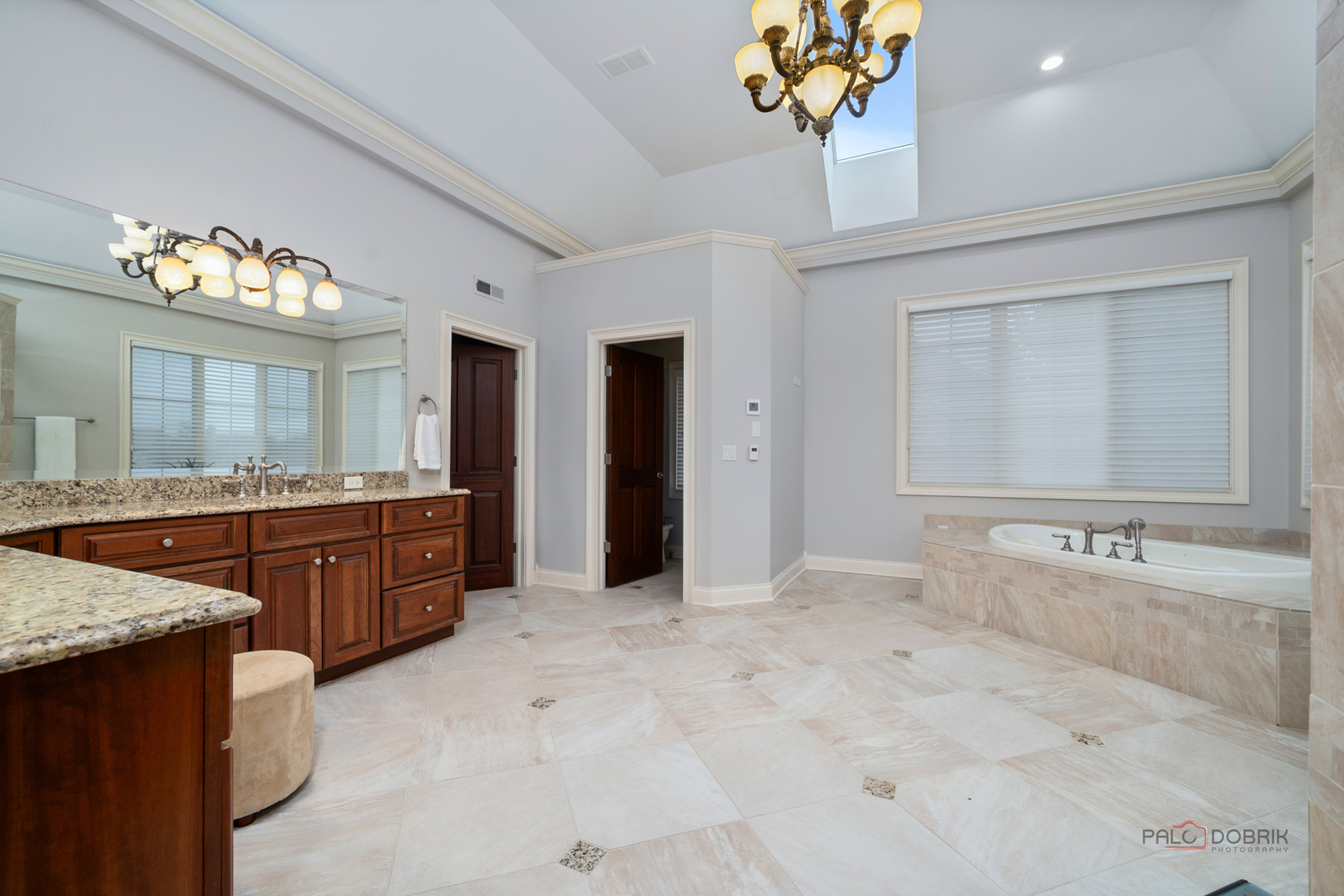 Inverness, Illinois, 60010, United States, 6 Bedrooms Bedrooms, ,7 BathroomsBathrooms,Residential,Active,2036368