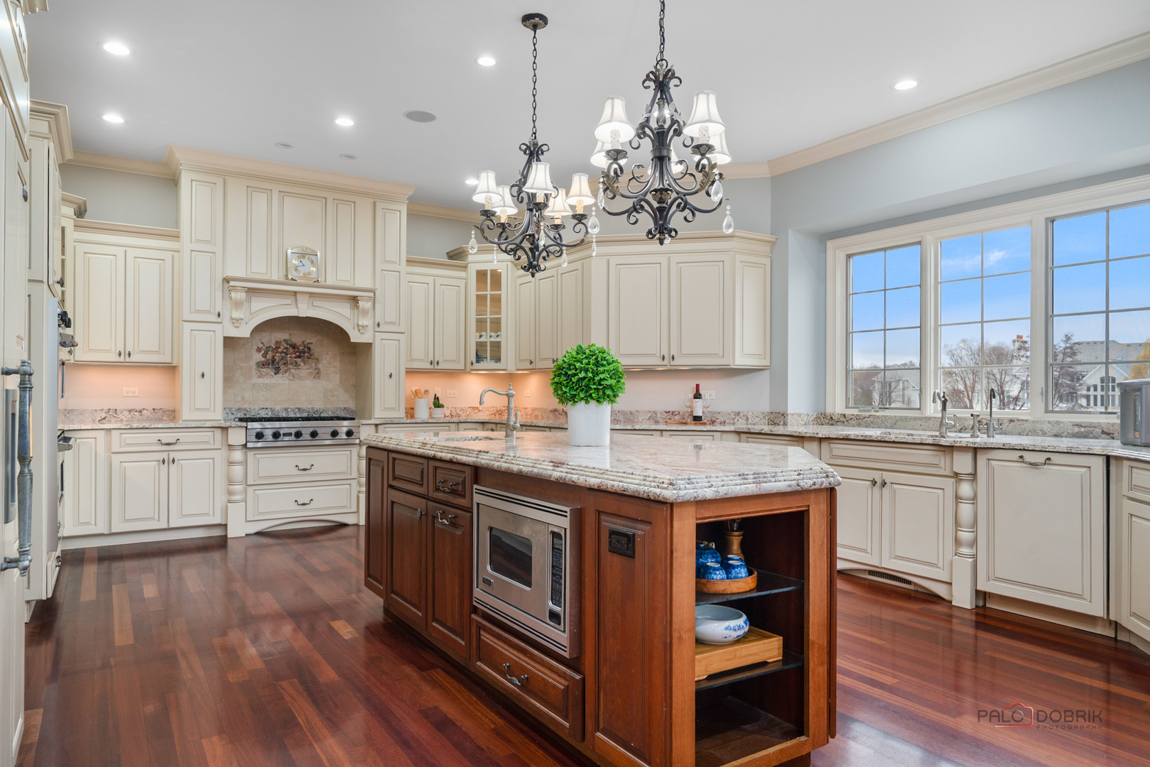 Inverness, Illinois, 60010, United States, 6 Bedrooms Bedrooms, ,7 BathroomsBathrooms,Residential,Active,2036368
