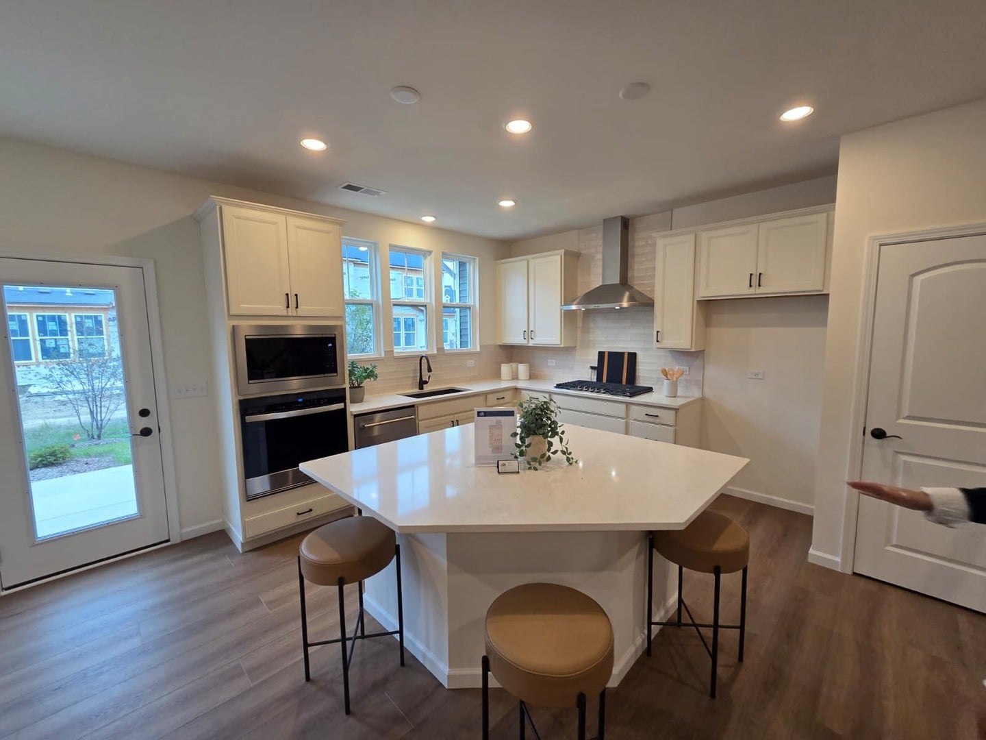24456 W Kroll Drive 65396