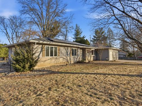 Tiny photo for 2610 31ST Street, Moline, IL 61265 (MLS # 12570239)