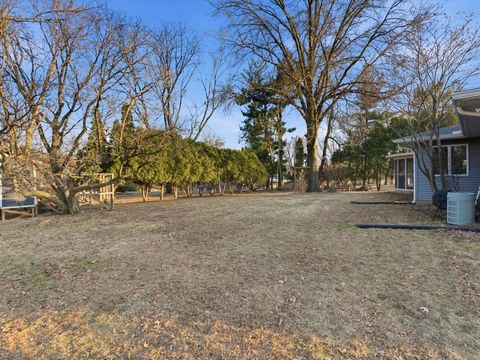 Tiny photo for 2610 31ST Street, Moline, IL 61265 (MLS # 12570239)