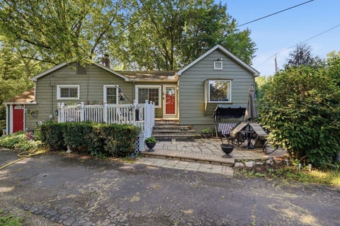 Tiny photo for 937 Elsie Avenue, Gurnee, IL 60031 (MLS # 12726959)