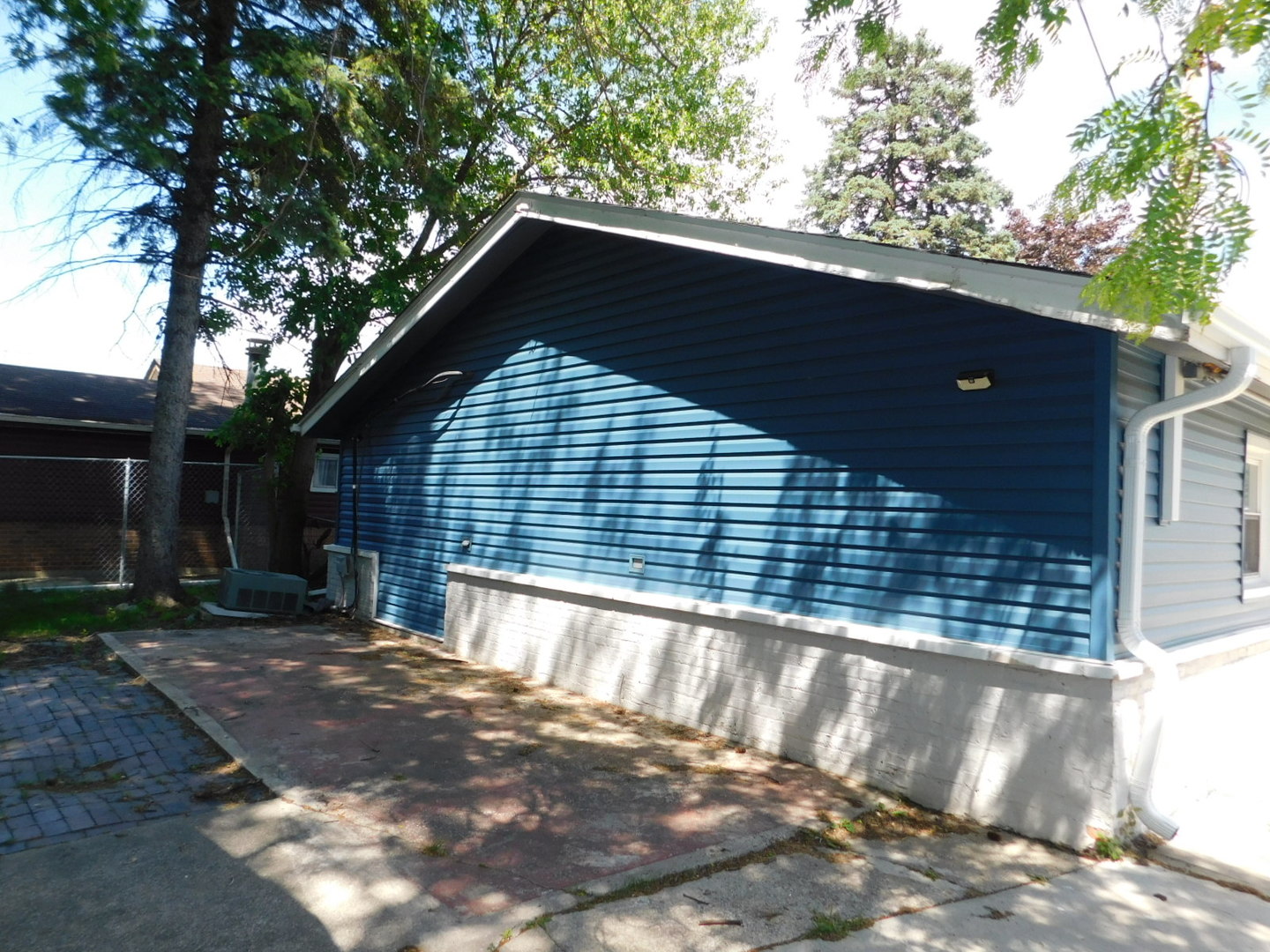 1368 Balmoral Avenue