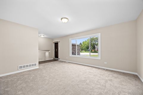 Tiny photo for 166 N Canyon Drive, Bolingbrook, IL 60490 (MLS # 12420247)
