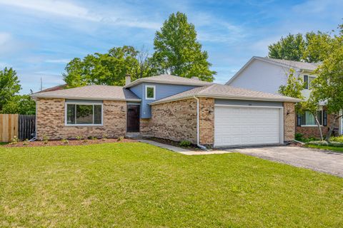 Photo of 166 N Canyon Drive, Bolingbrook, IL 60490 (MLS # 12420247)