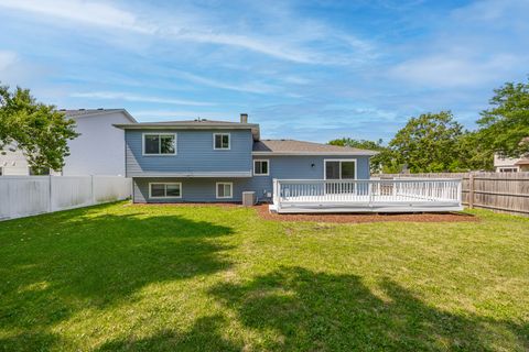 Tiny photo for 166 N Canyon Drive, Bolingbrook, IL 60490 (MLS # 12420247)