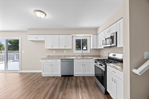 Tiny photo for 166 N Canyon Drive, Bolingbrook, IL 60490 (MLS # 12420247)