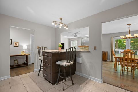 Tiny photo for 11 Warwick Lane, Lincolnshire, IL 60069 (MLS # 12456484)
