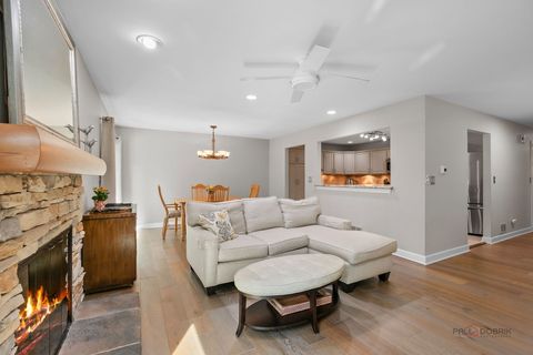 Tiny photo for 11 Warwick Lane, Lincolnshire, IL 60069 (MLS # 12456484)