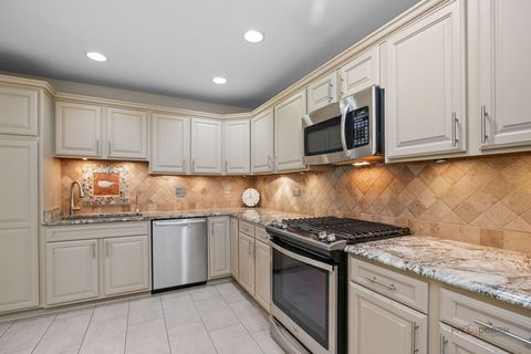 Tiny photo for 11 Warwick Lane, Lincolnshire, IL 60069 (MLS # 12456484)