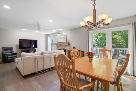 Tiny photo for 11 Warwick Lane, Lincolnshire, IL 60069 (MLS # 12456484)