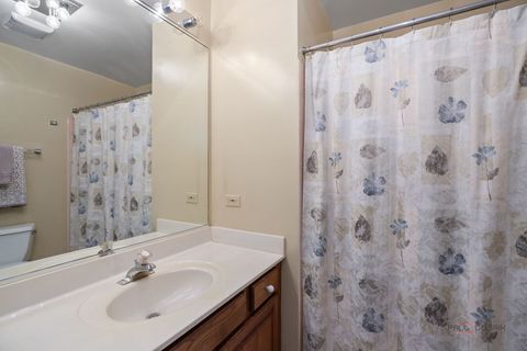 Tiny photo for 11 Warwick Lane, Lincolnshire, IL 60069 (MLS # 12456484)