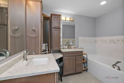 Tiny photo for 11 Warwick Lane, Lincolnshire, IL 60069 (MLS # 12456484)