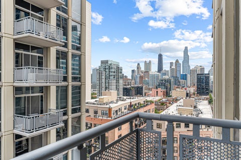 Tiny photo for 700 N Larrabee Street #1105, Chicago, IL 60610 (MLS # 12741510)