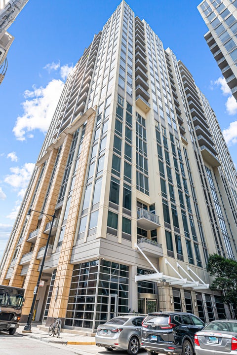 Tiny photo for 700 N Larrabee Street #1105, Chicago, IL 60610 (MLS # 12741510)