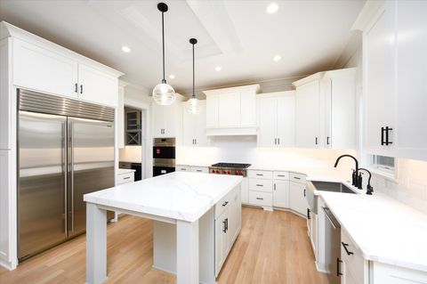 Tiny photo for 570 S Parkside Avenue, Elmhurst, IL 60126 (MLS # 12441782)