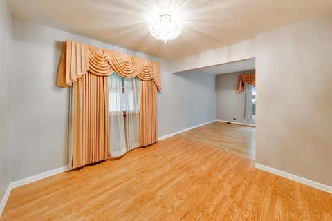 Tiny photo for 6101 W 80th Place, Burbank, IL 60459 (MLS # 12728681)