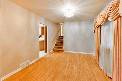 Tiny photo for 6101 W 80th Place, Burbank, IL 60459 (MLS # 12728681)