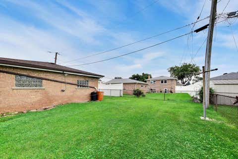 Tiny photo for 6101 W 80th Place, Burbank, IL 60459 (MLS # 12728681)