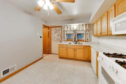Tiny photo for 6101 W 80th Place, Burbank, IL 60459 (MLS # 12728681)