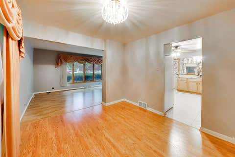 Tiny photo for 6101 W 80th Place, Burbank, IL 60459 (MLS # 12728681)
